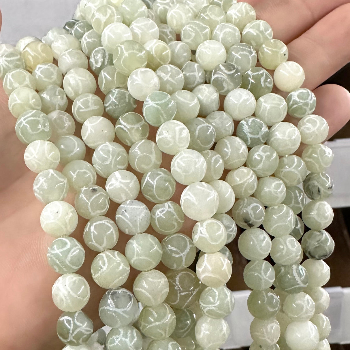 8mm - Light Green Jade - Round - Carved