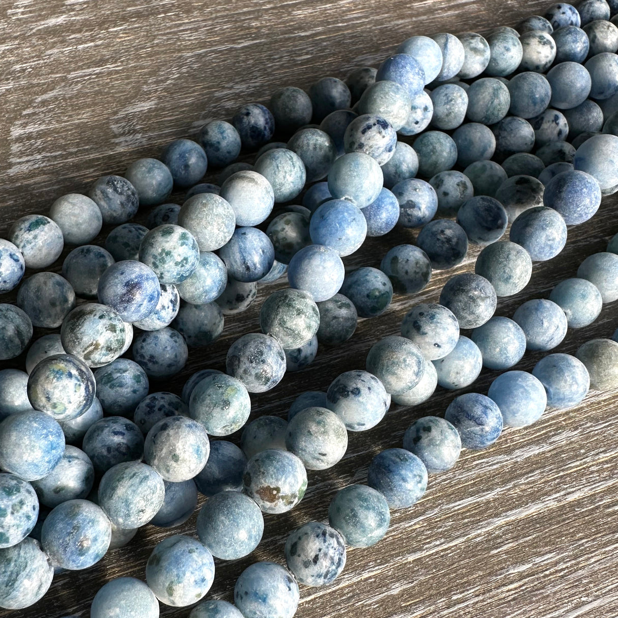 8mm light blue crazy agate - round - matte